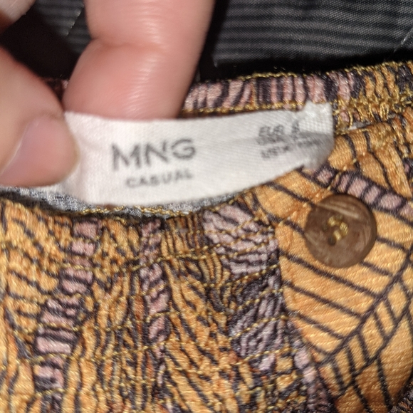 Cute cropped tank by MNG - Picture 2 of 3